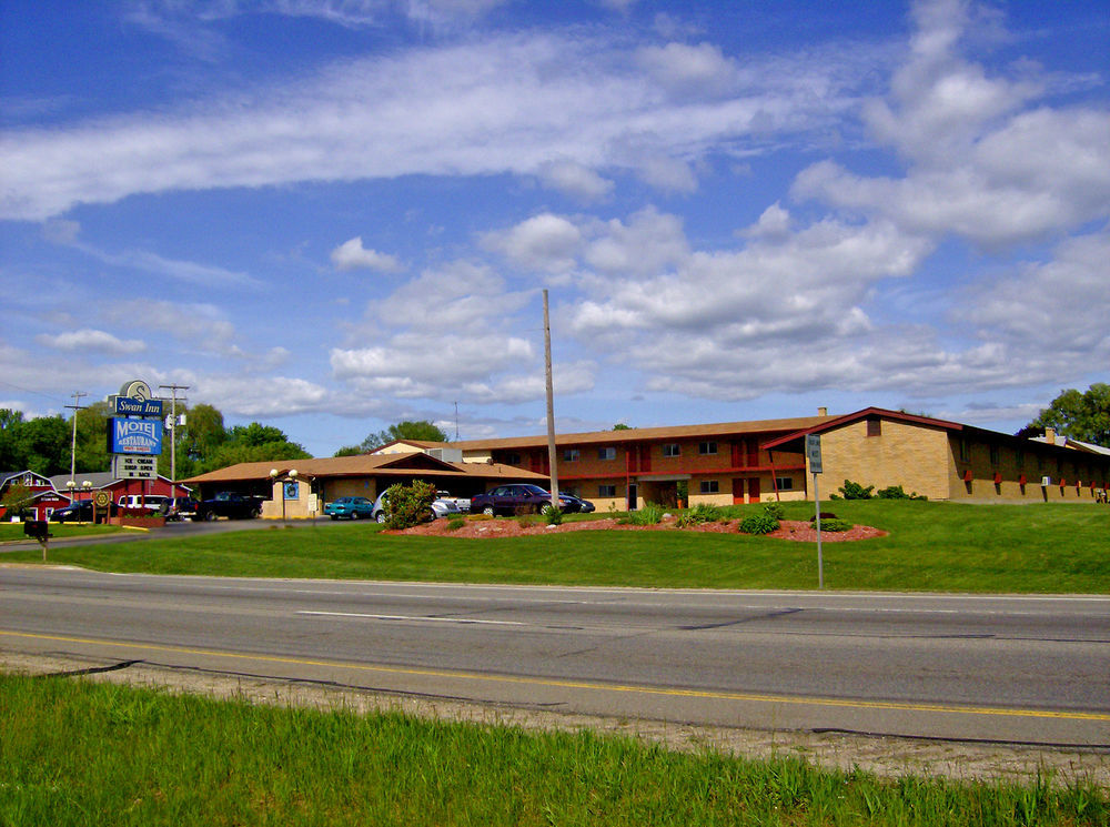 Swan Inn Motel Comstock Park Exterior photo